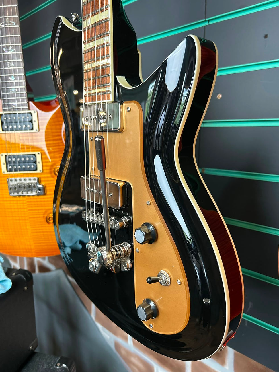 Thumbnail: Rivolta Guitars Combinata XVII Black Gloss 2019 Electric Guitar