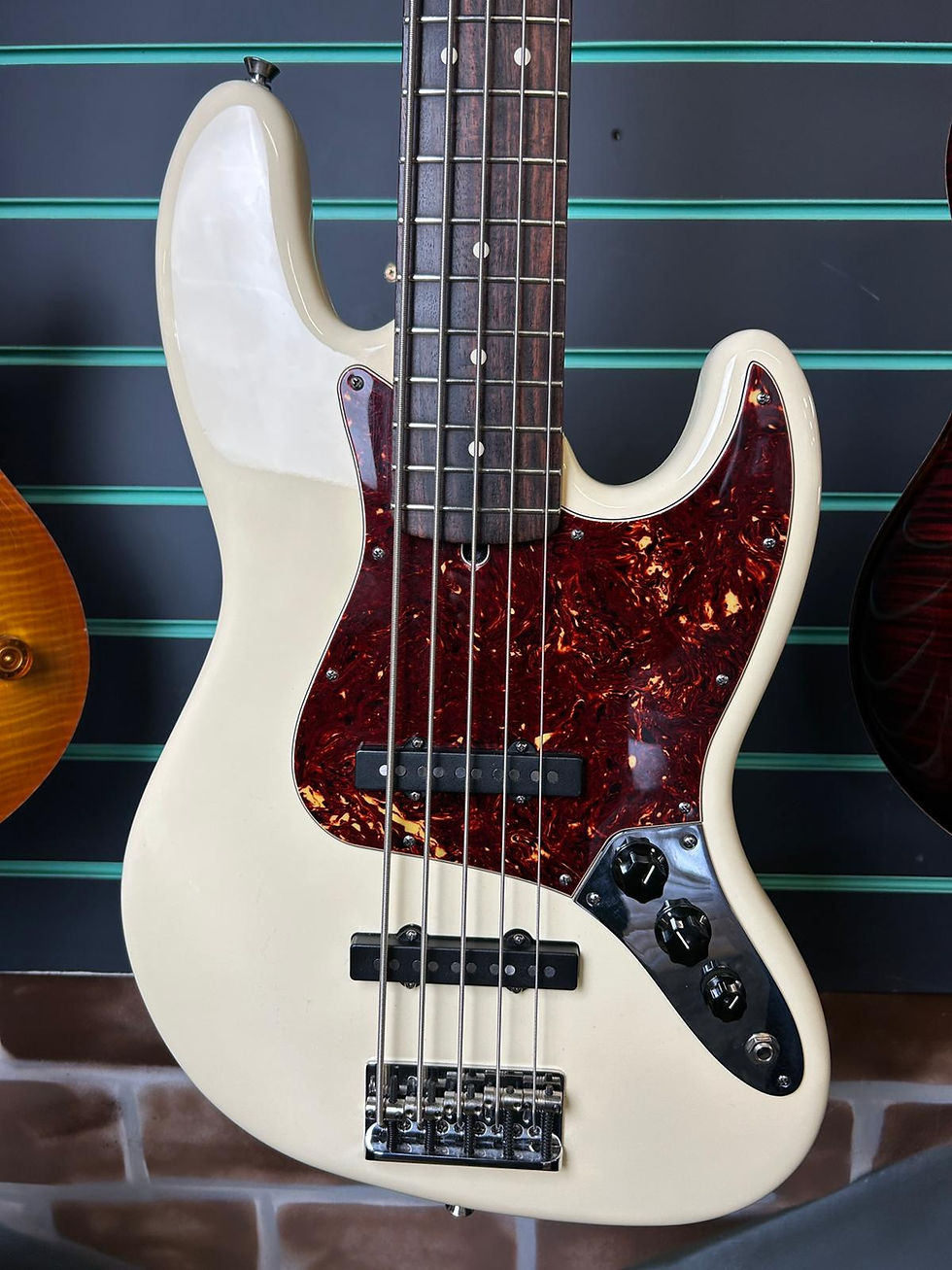 Thumbnail: Fender American Standard Jazz Bass V Olympic White 2010 5-String Electric Bass