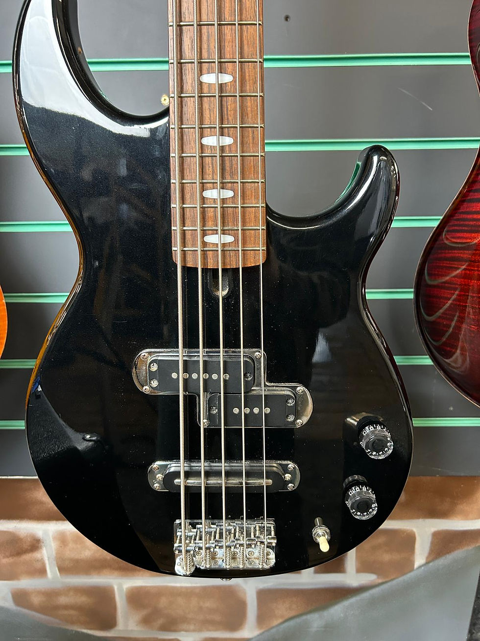 Thumbnail: Yamaha BB415 Gloss Black 2005 Electric Bass