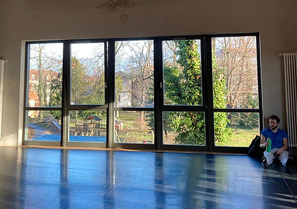 Spacious professional rehearsal studio at DOCK 11 EDEN in Berlin Pankow, venue for NIPAI international physical theatre workshops with high ceilings and natural light