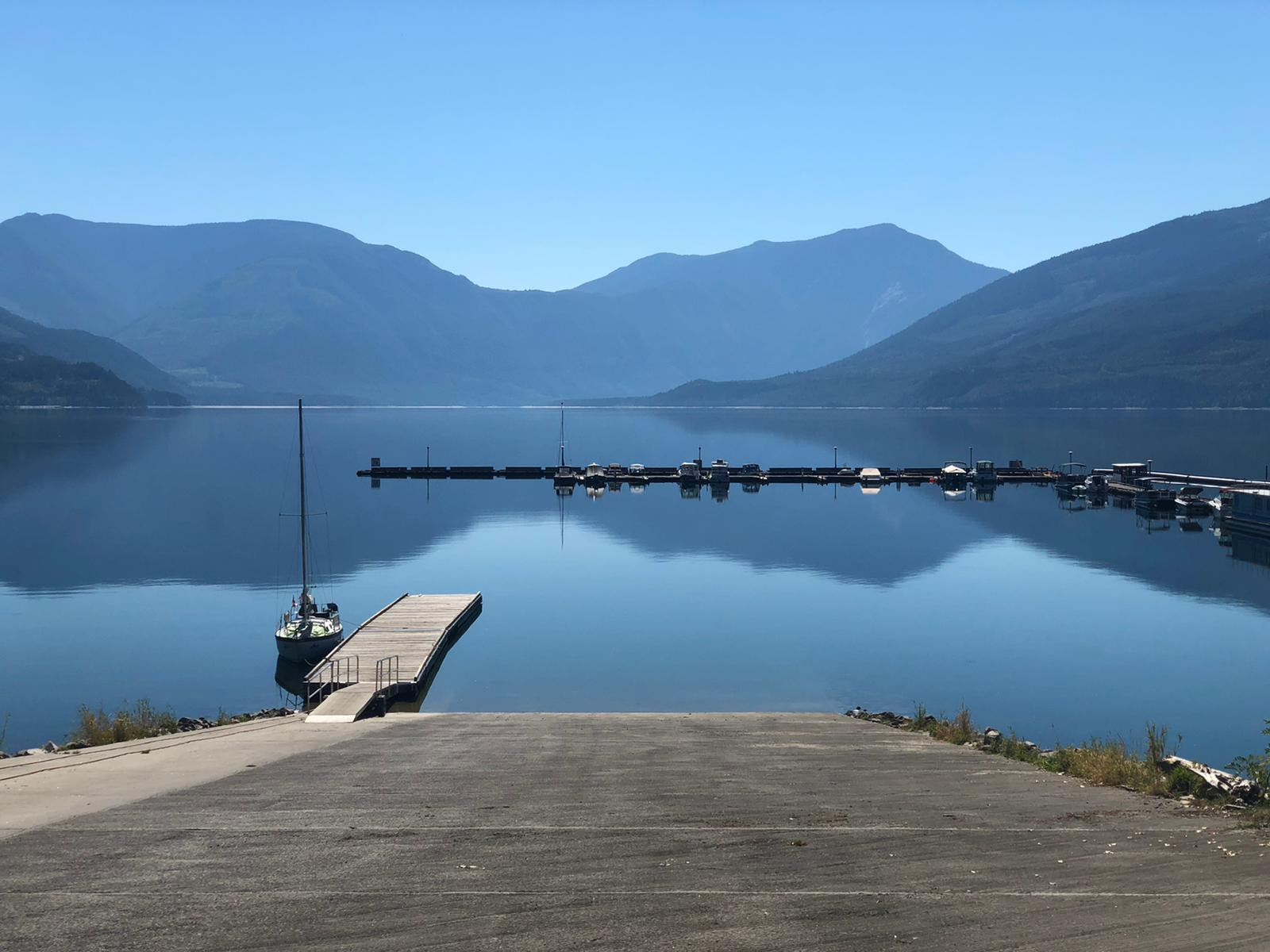 Custom Home For Sale Nakusp Lake & Mountain Views Kootenayss