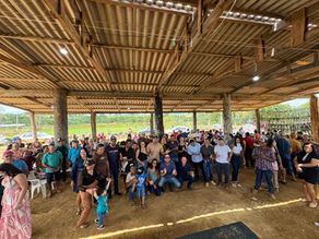 Deputado Nim Barroso entrega trator à Associação Rio da Onça e fortalece agricultura familiar em Machadinho d’Oeste