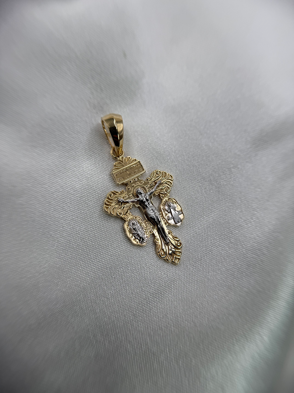 Thumbnail: 14k La Cruz De Perdón Pendant