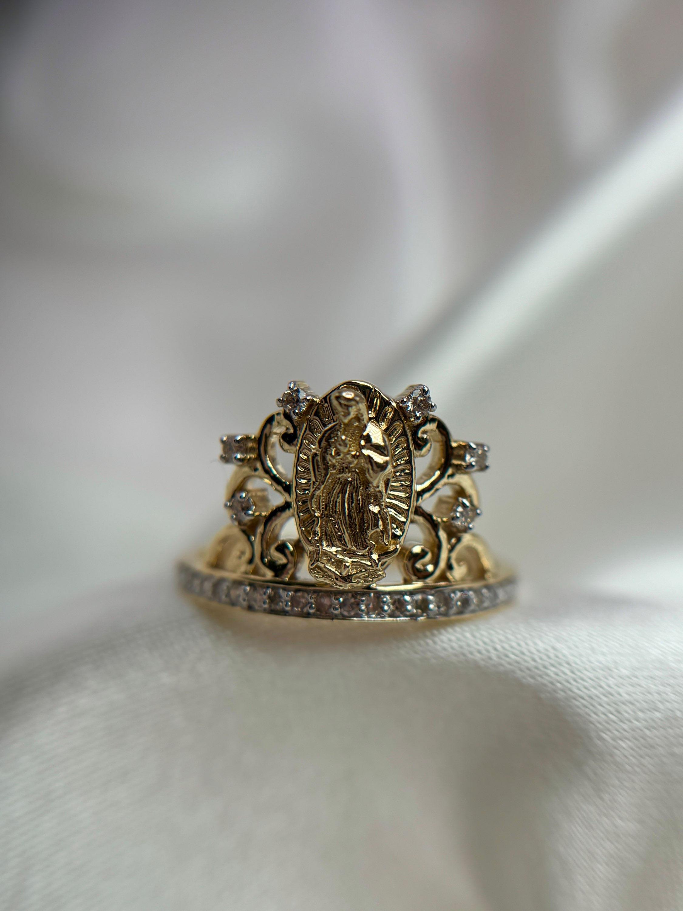10k Virgencita Crown Diamond Ring