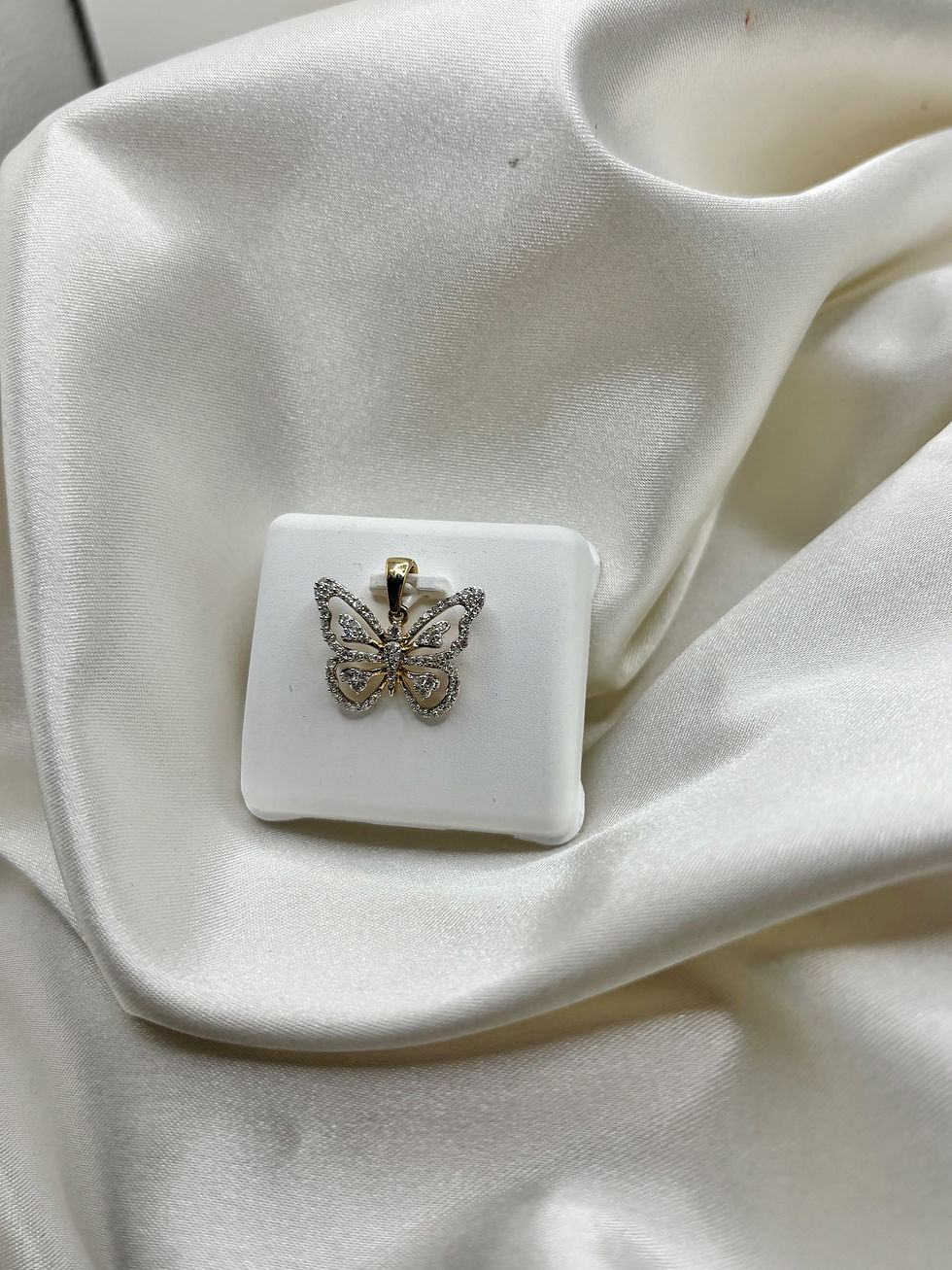 10k Diamond Butterfly Pendant