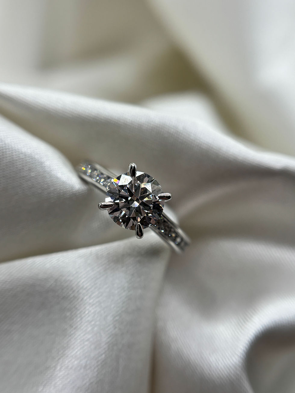 Thumbnail: 14k Elegant Whitegold Engagement Ring 