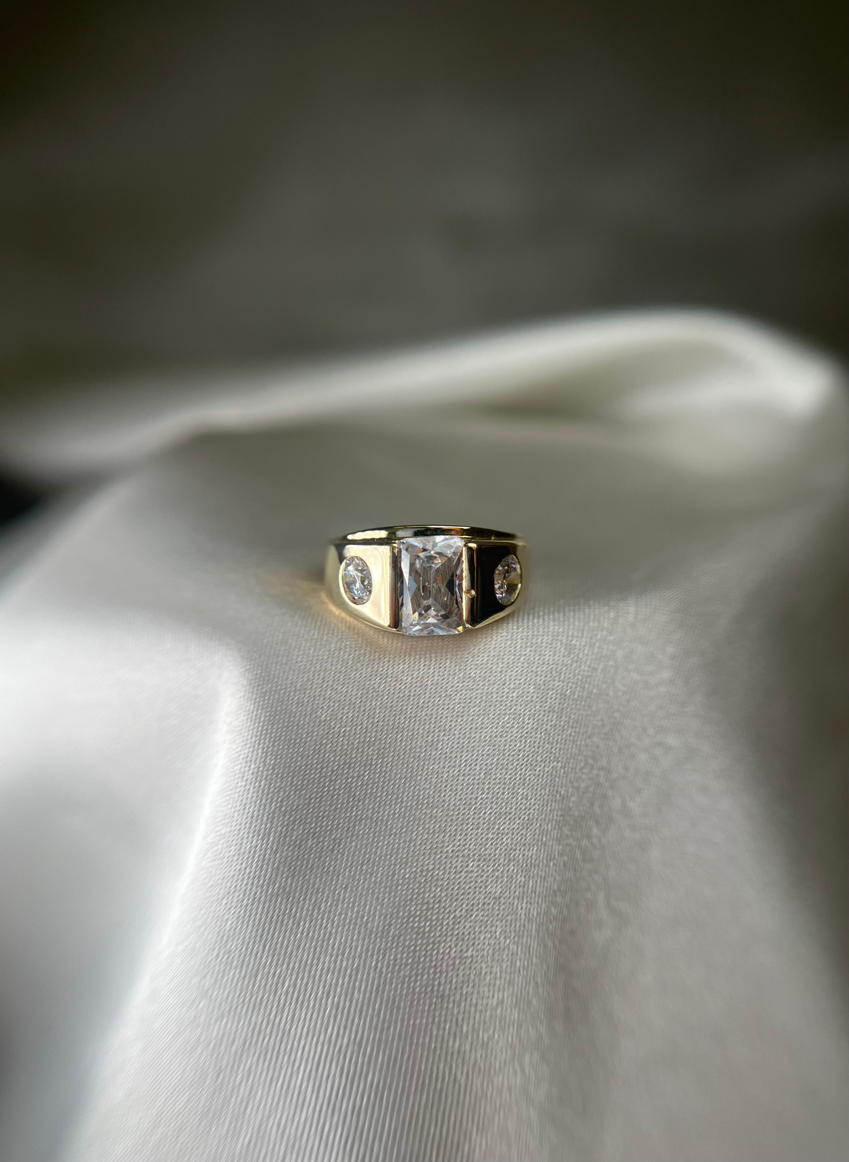 14k men april birthstone ring