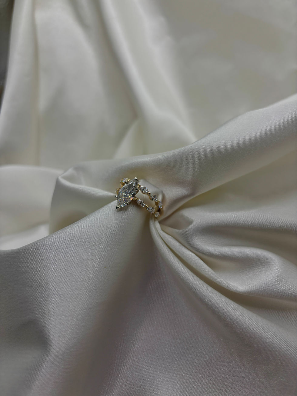 Thumbnail: 14k Marquise Dream Engagement Ring 