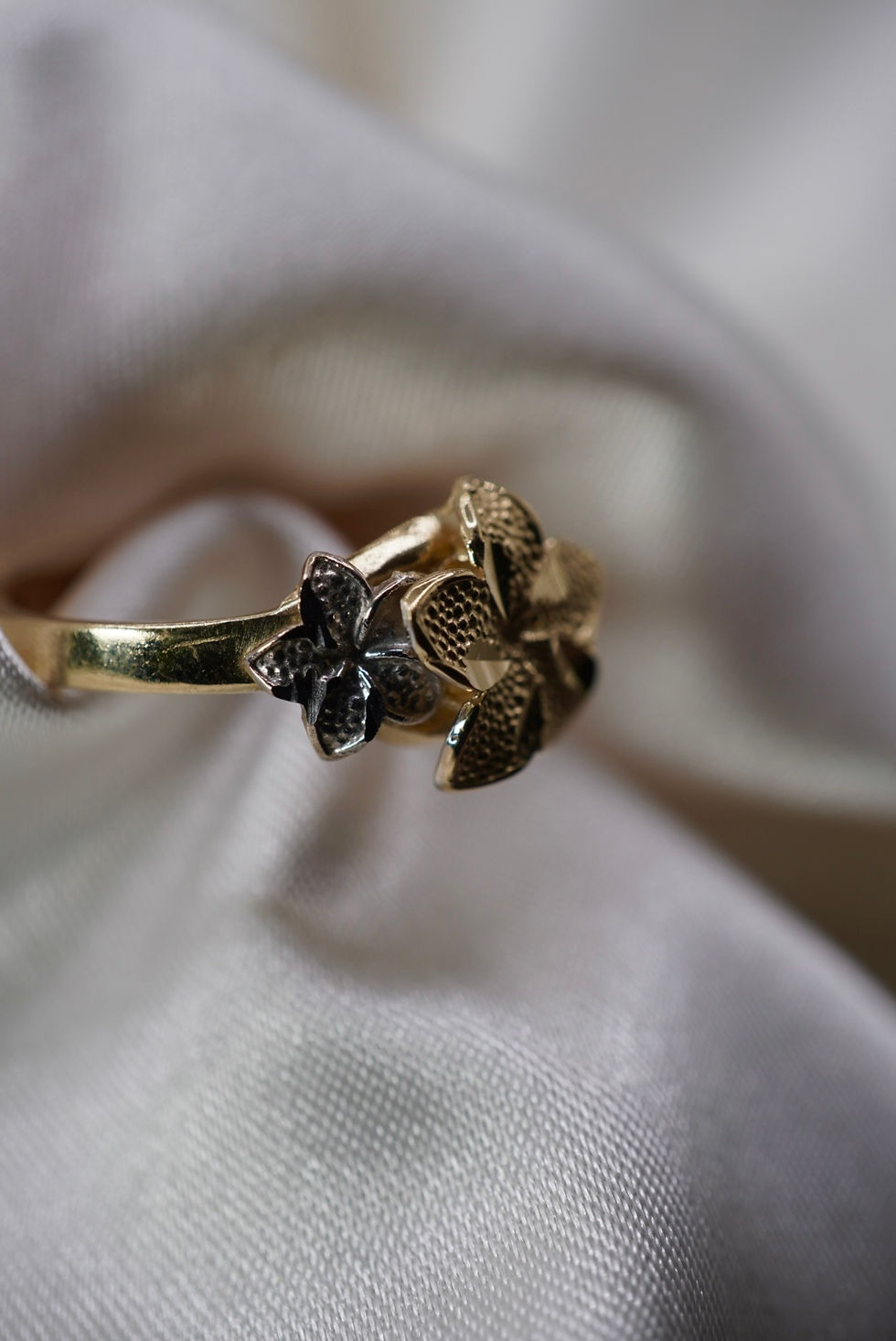 Thumbnail: 14k Triple Bloom Hibiscus Ring 