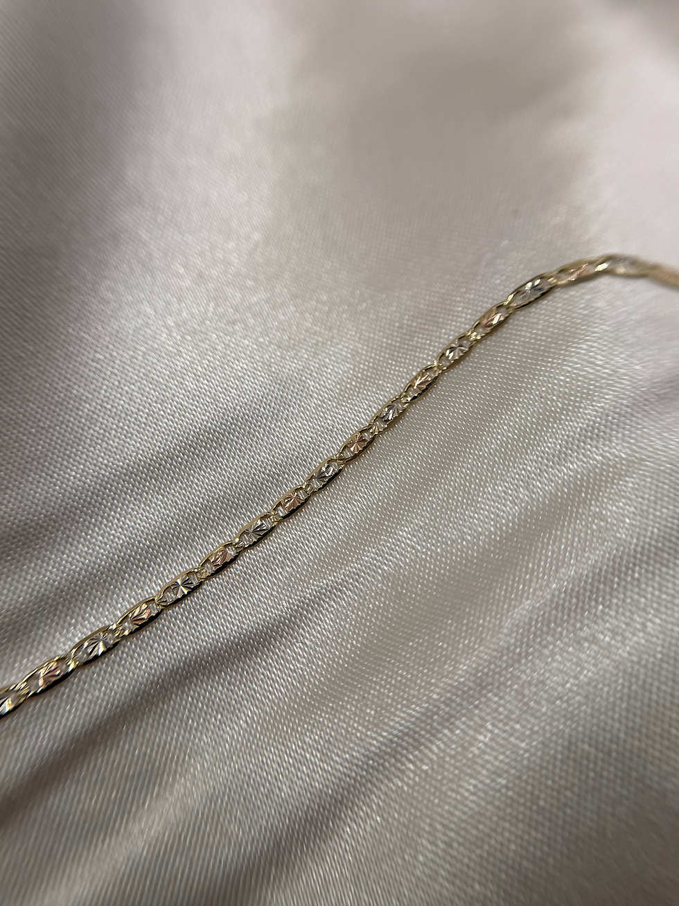 Thumbnail: 14k Dainty Valentino Tri-Color 20” Chain
