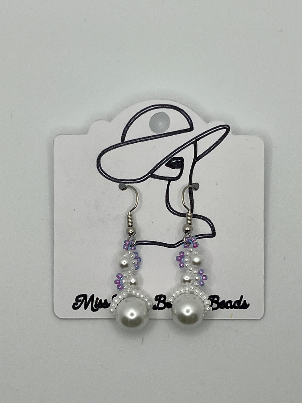 Thumbnail: Handmade Pearly Mistletoe 2 Earring