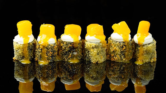 Frittierte Mango-Hosomaki (12 Stück)芒果炸卷