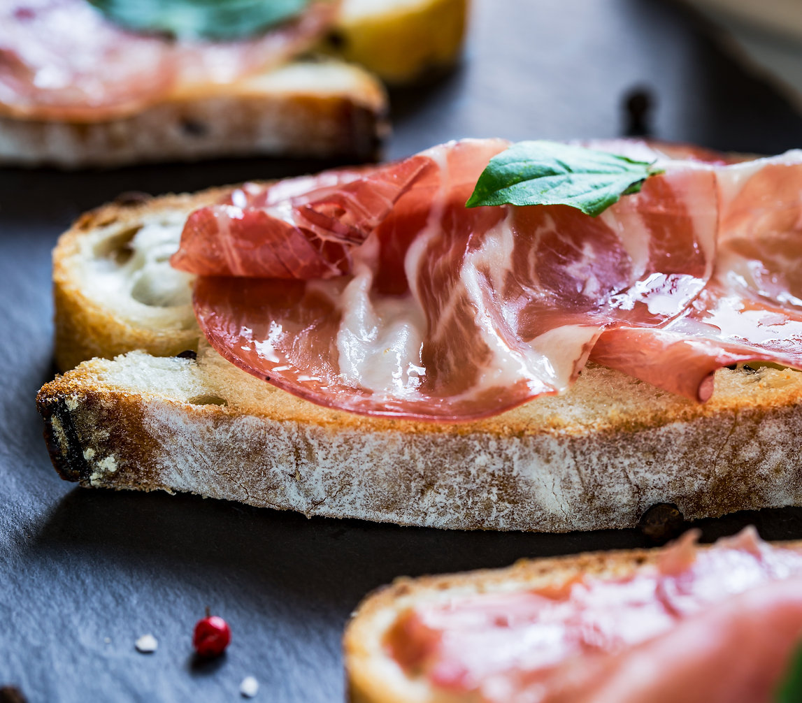 prosciutto-bruschetta-PV5J2GV.jpg