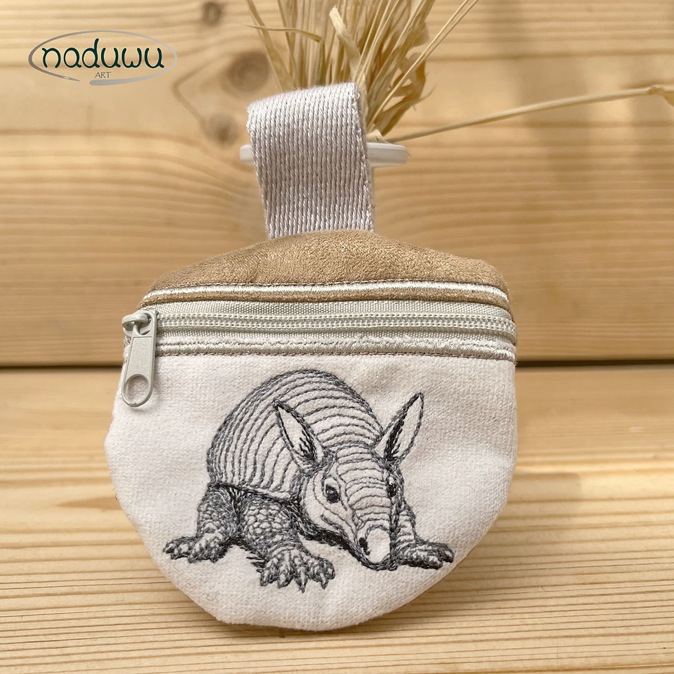 Miniaturbild: ITH Stickdatei Mini Zip Bag armadillo 10x10