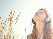 Escuchando música