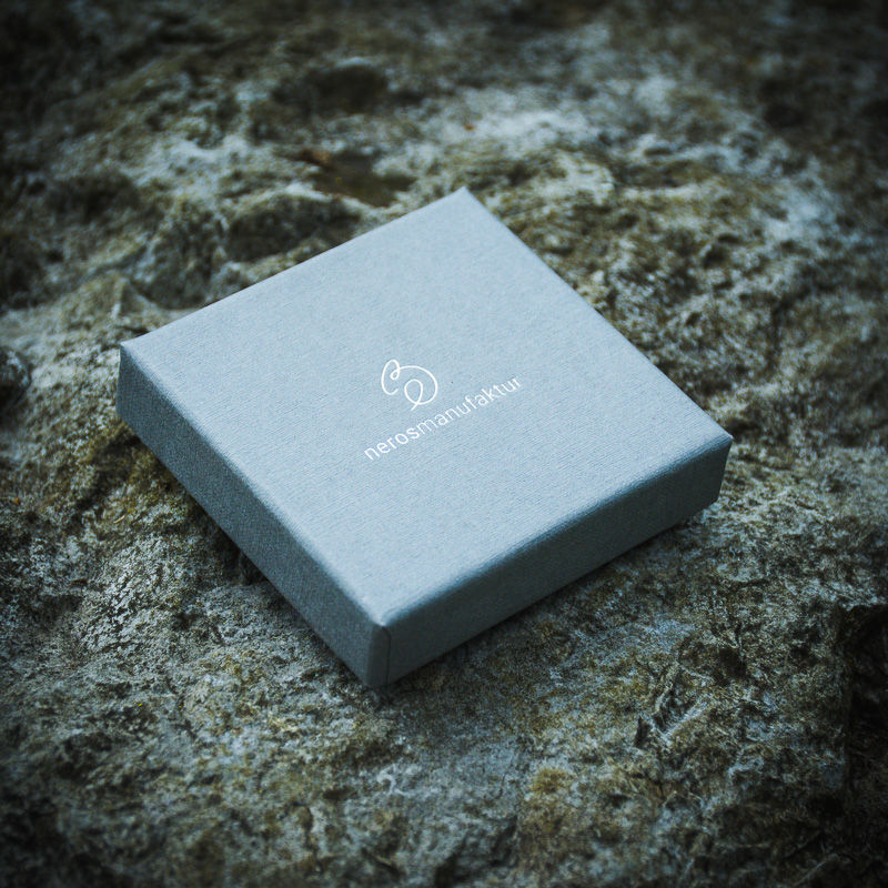 Thumbnail: Rosenquarz-Anhänger an Goldkette