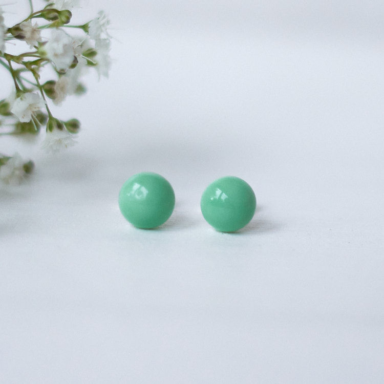 Miniaturbild: Mittelgroße Porzellan-Ohrstecker in Silber in Mint, Blau, Gelb und Koralle