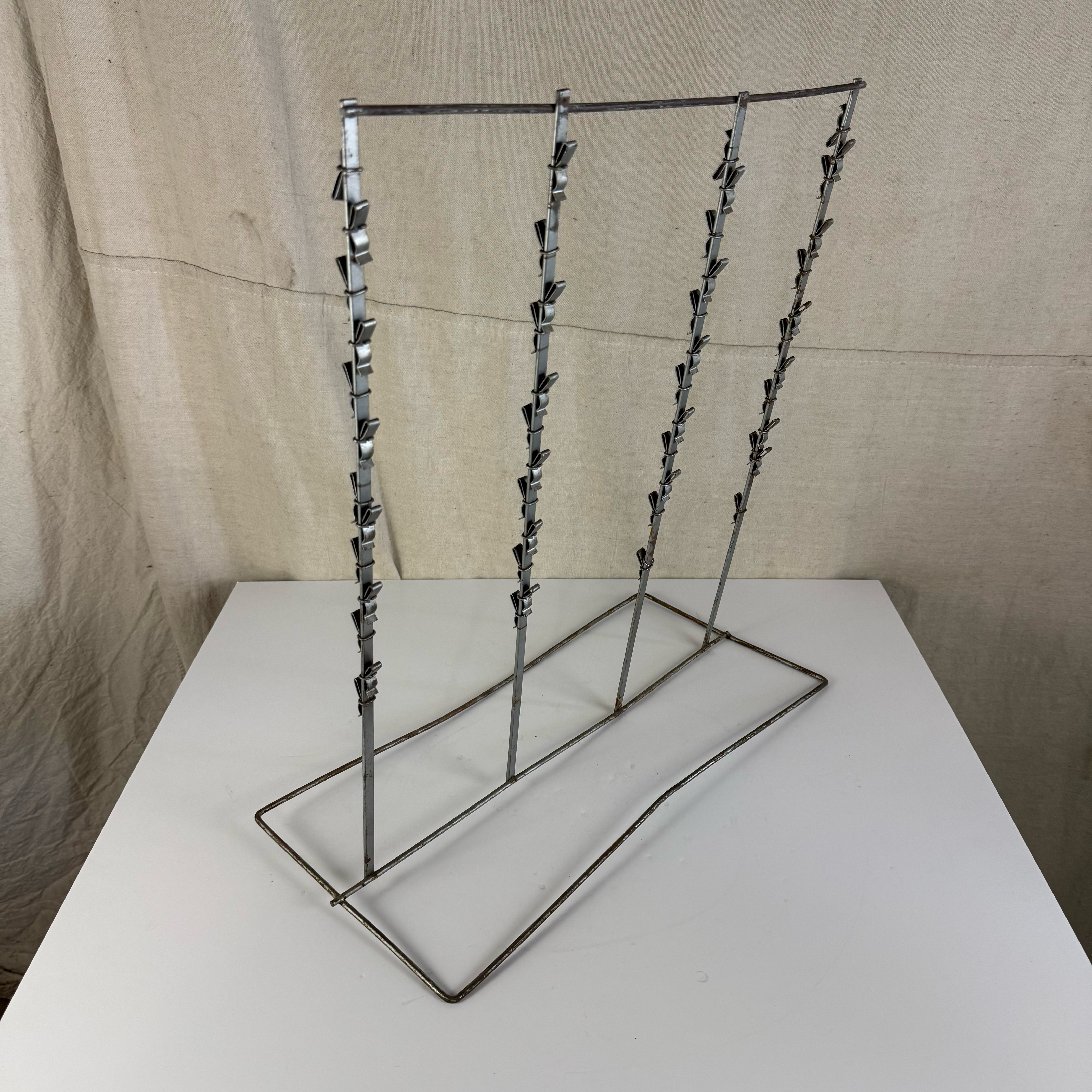 4 Row Clip Wire Display Rack