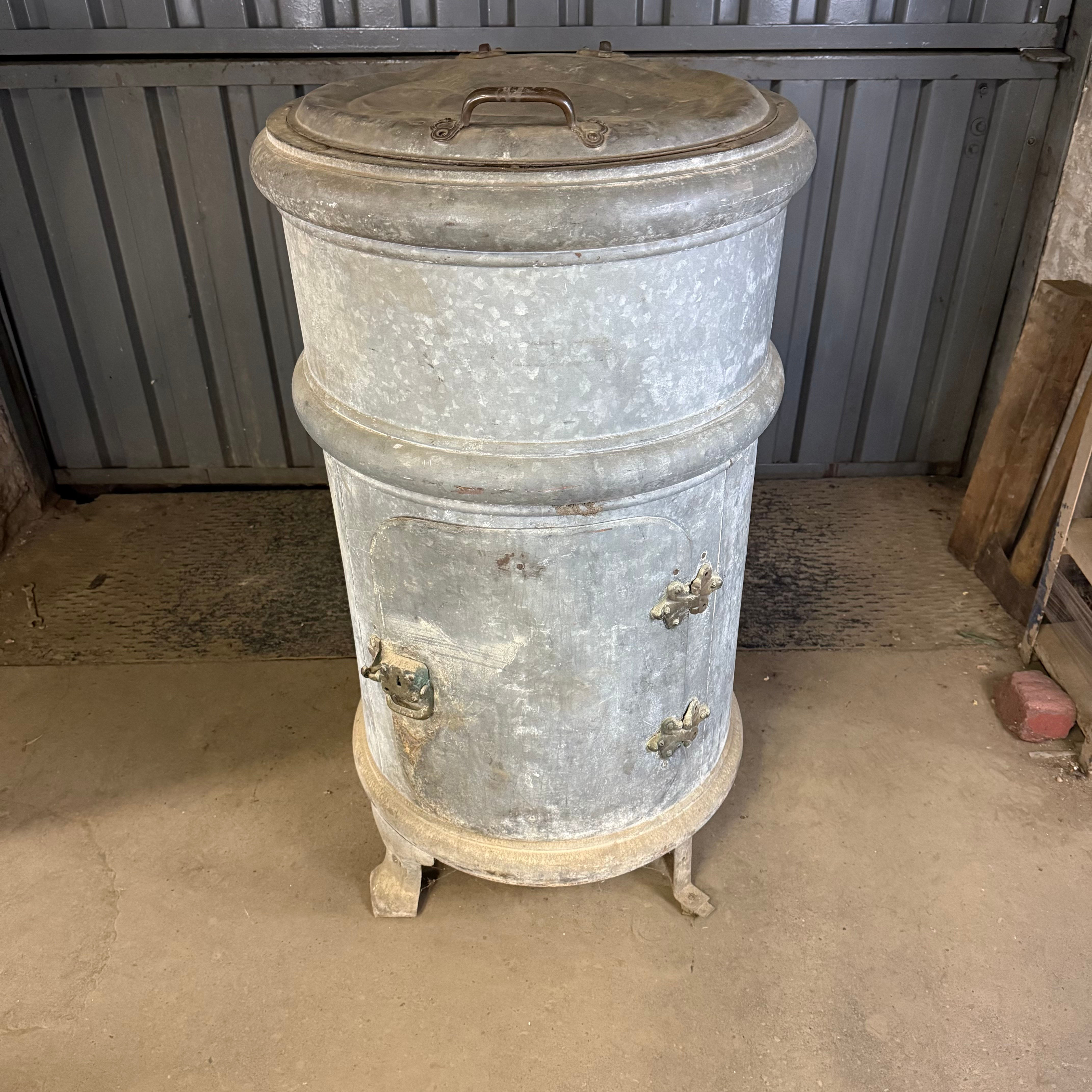 White Frost Ice Box Refrigerator Fridge