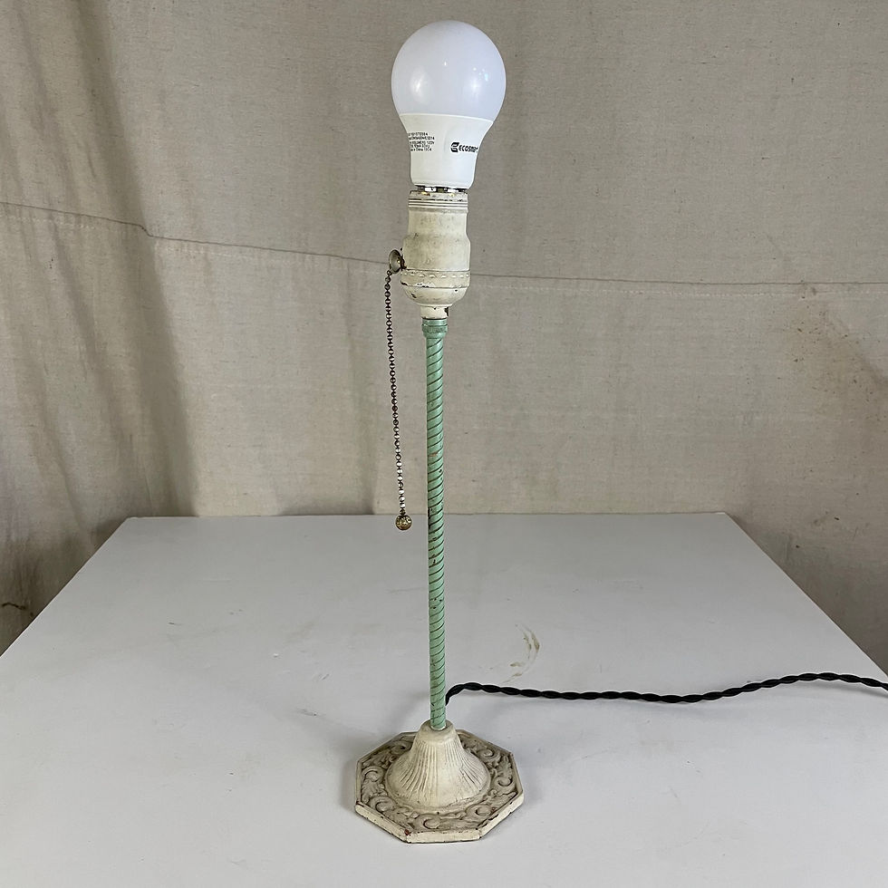 Thumbnail: Simple White Cast Metal Lamp