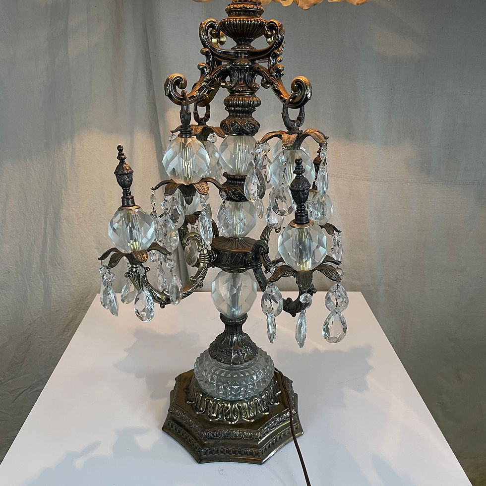 Thumbnail: Grand Bronze & Crystal Lamp