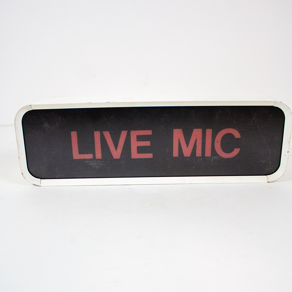 Live Mic Sign