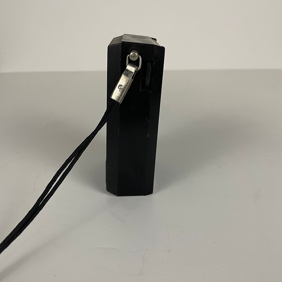 Thumbnail: General Electric Solid State Transistor Radio