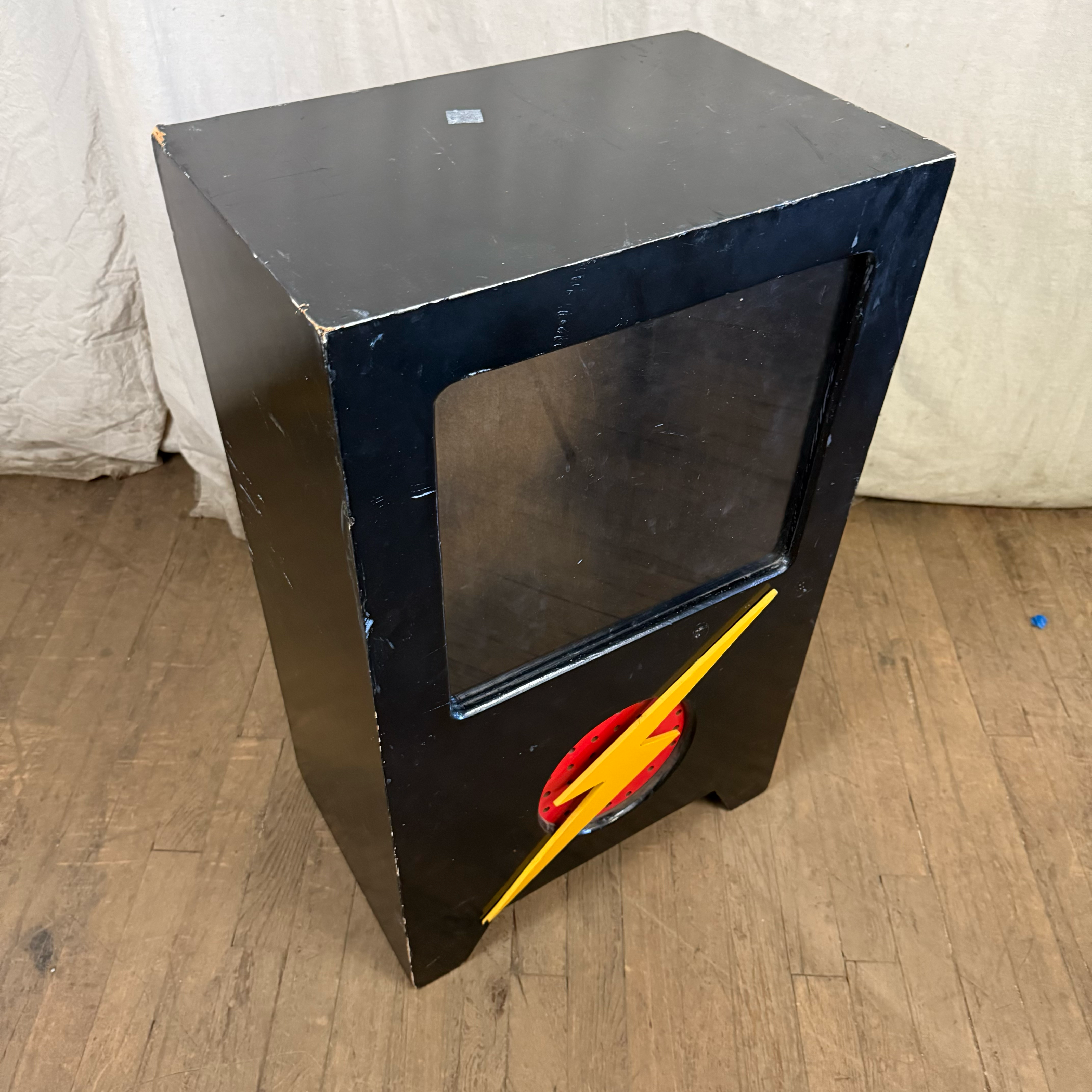 Lightning Bolt Faux TV Shell