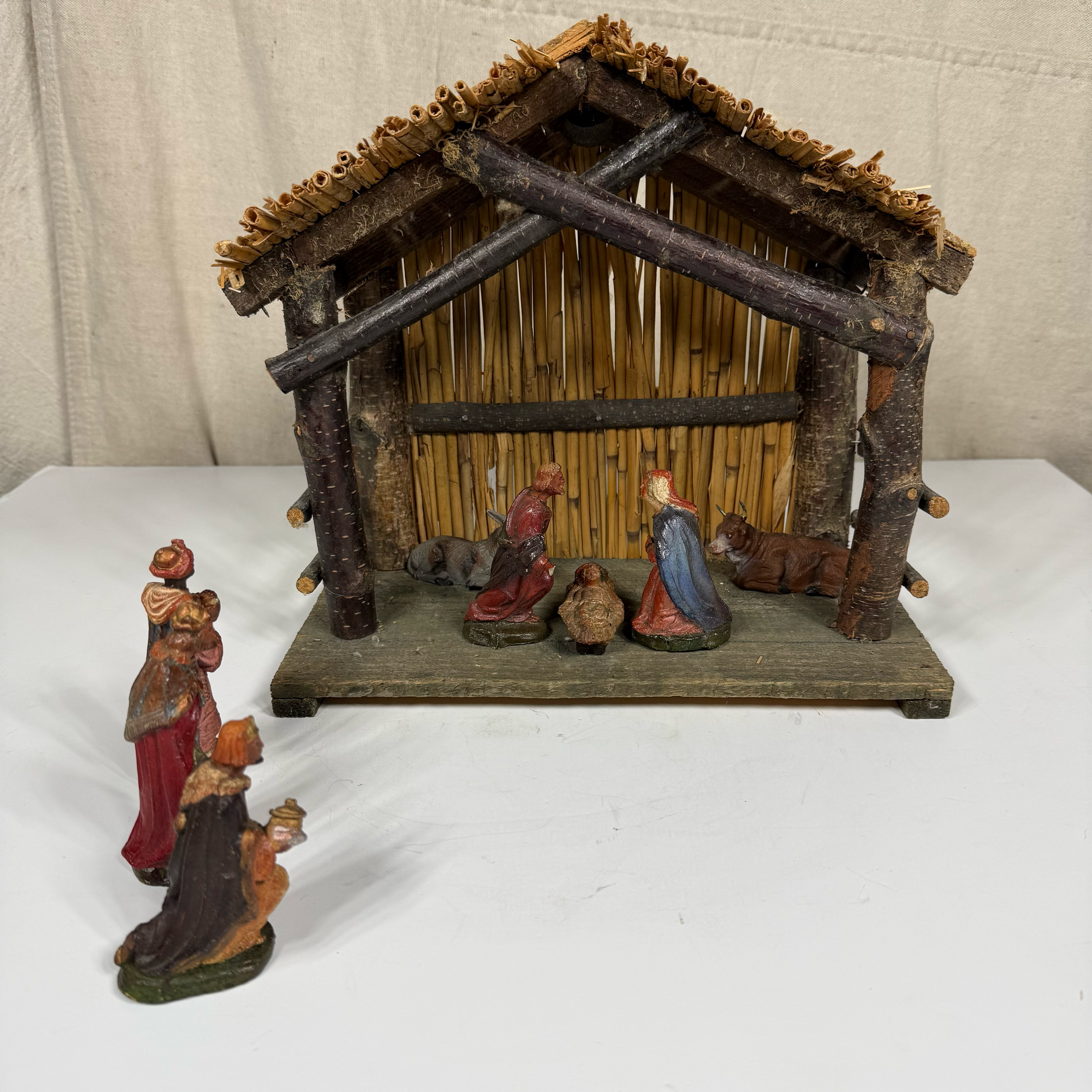 Straw Back Nativity