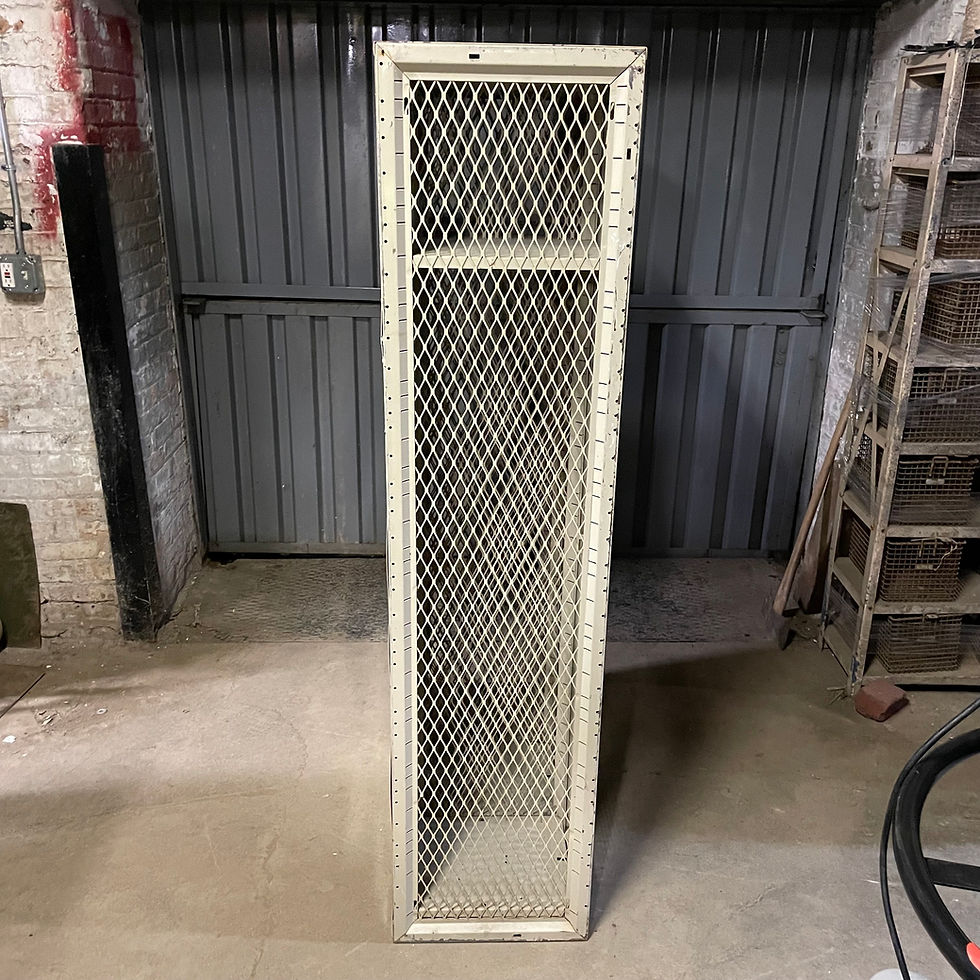 Thumbnail: Beige Bank of 3 Work Lockers