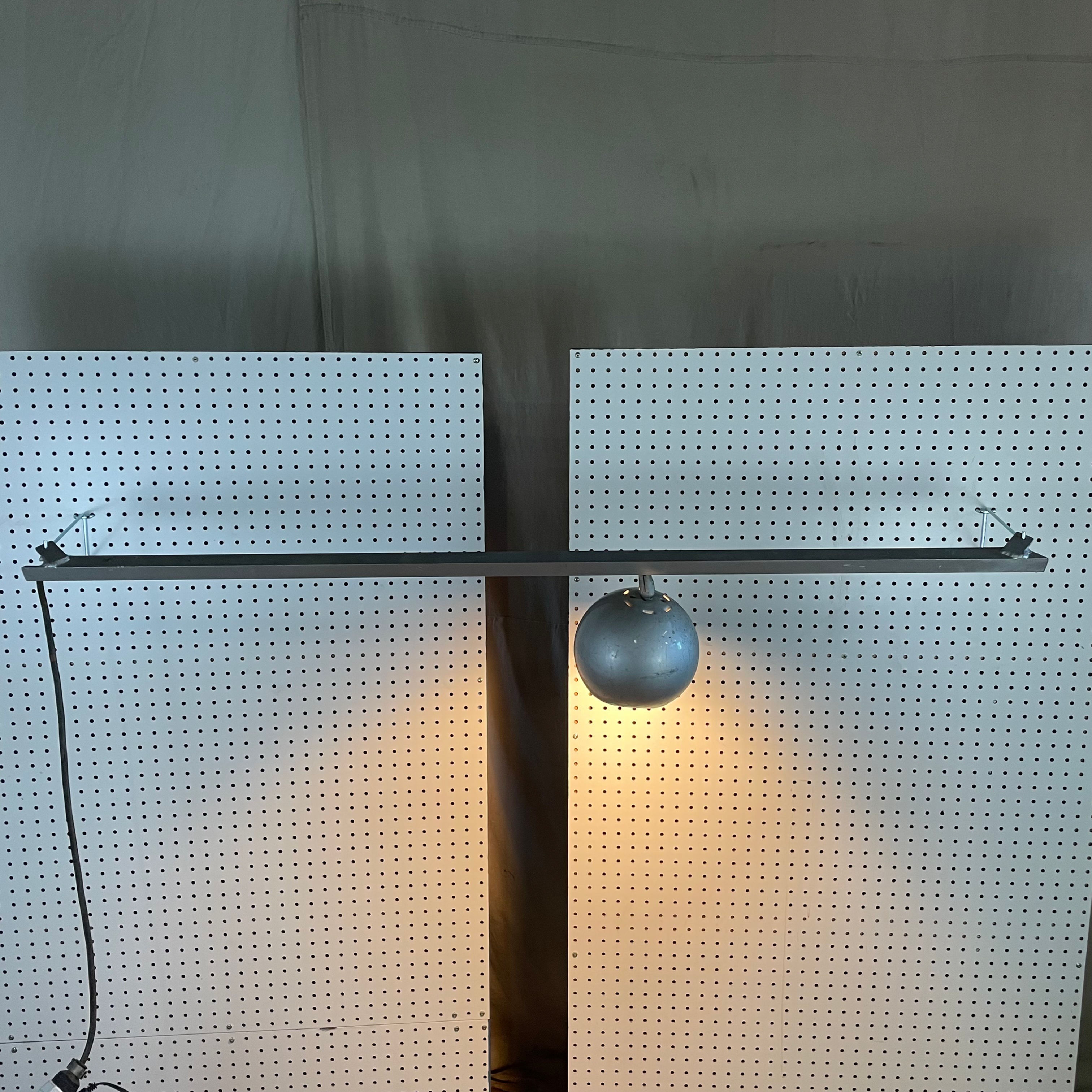 Ball Light on Ballast