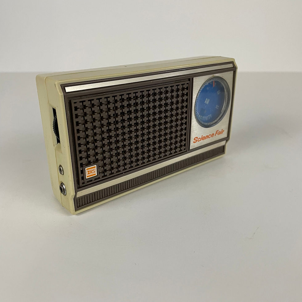 Science Fair Hi-Sensitivity 8 Transistor Radio w/ Case