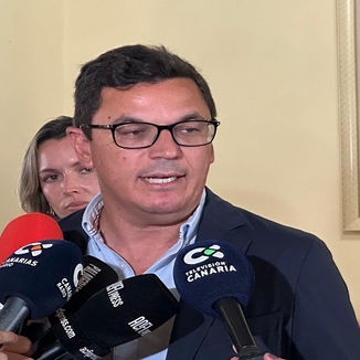 El Gobierno insta al Estado a que tenga en cuenta la posible subida de tasas aeroportuaria