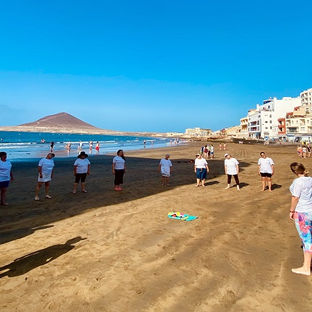 Granadilla de Abona pone las actividades físicas en el mar para personas con cáncer de mama
