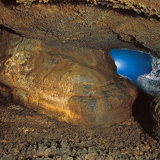 El Cabildo apuesta por un turismo responsable para preservar el entorno de la La Cueva del Viento