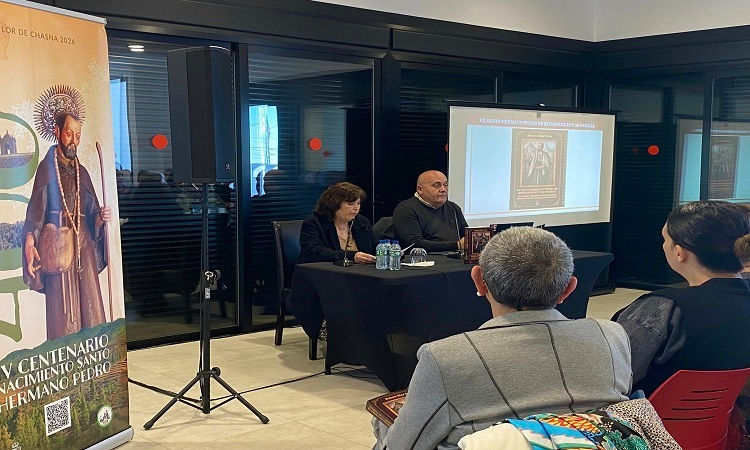 Vilaflor de Chasna acogió la presentación de la obra del Santo Hermano Pedro de Nelson Díaz Frías