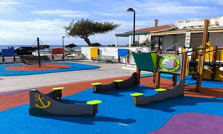 Arico adjudica la renovación de 17 parques infantiles del municipio