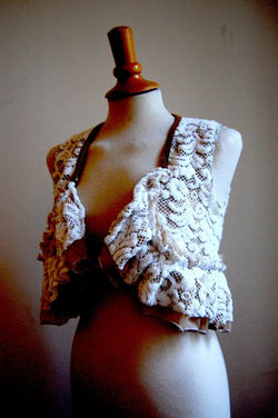 Little gypsy vest white and gold 