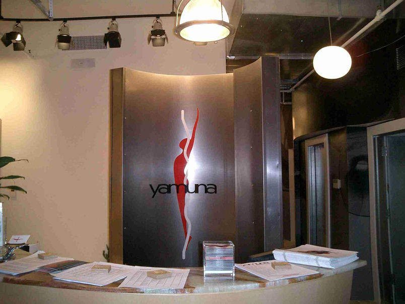 Yamuna Studio reception desk. Pamela Glazer Architecture