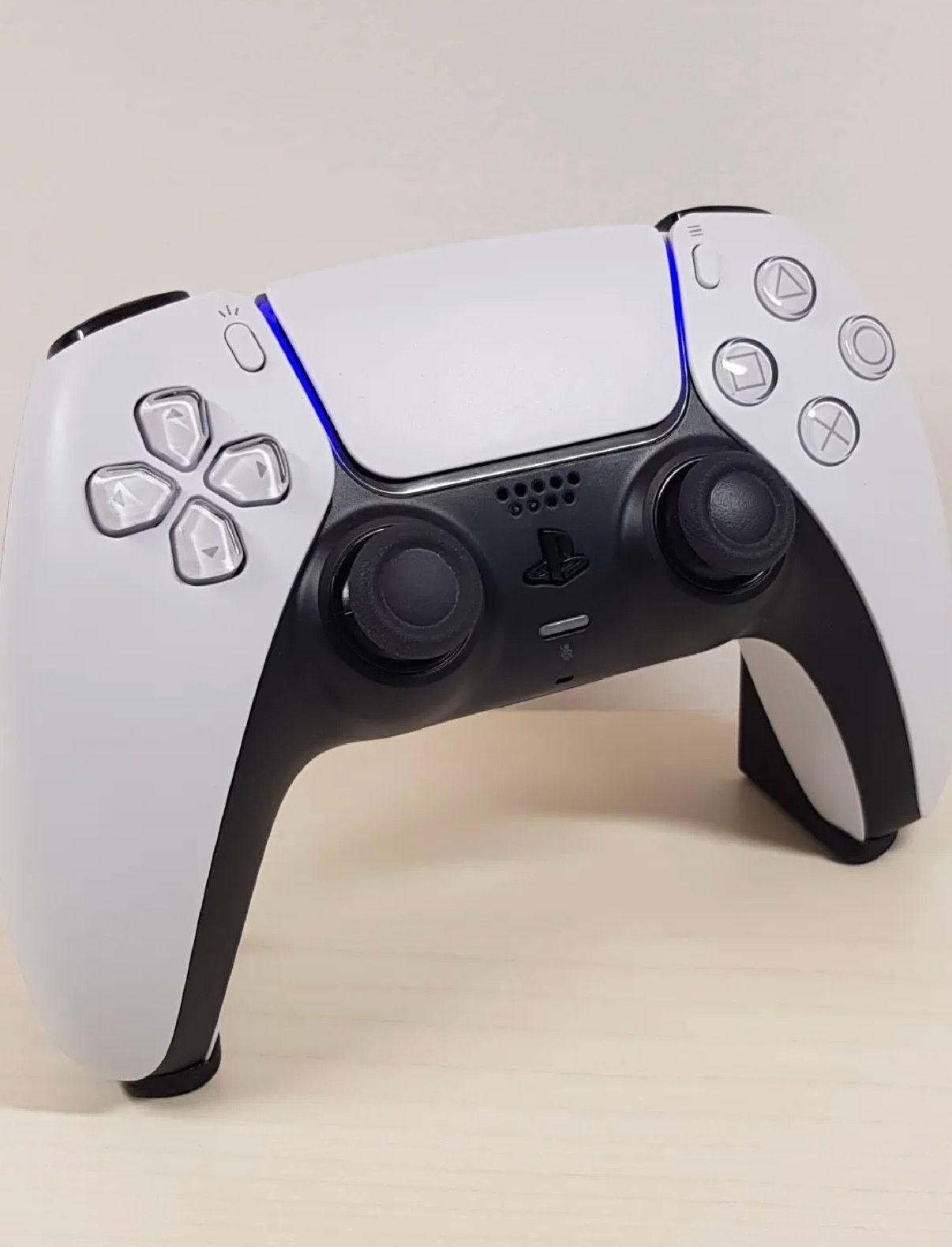 Invisible PS5 controller stand 
