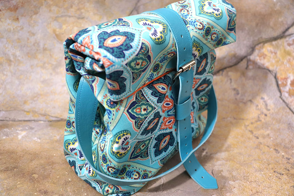 Thumbnail: Medallion Petals Insulated Classic Lunch Bag