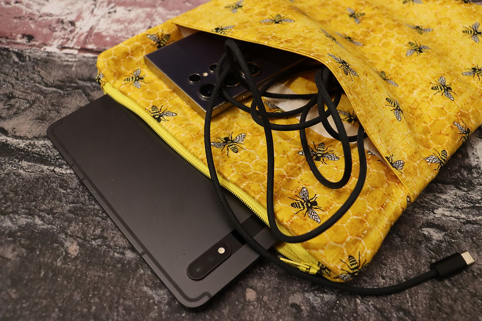 Thumbnail: Honeycomb Bee 11 In Soft Tablet & Ipad Sleeve 