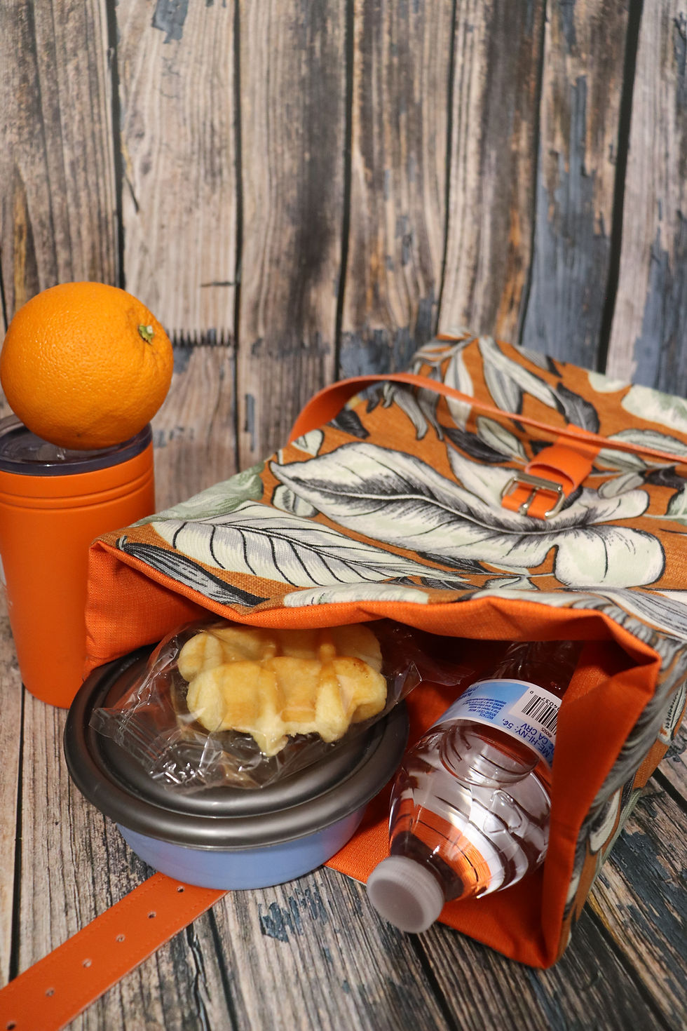 Thumbnail: Twilight Bloom Insulated Classic Lunch Bag