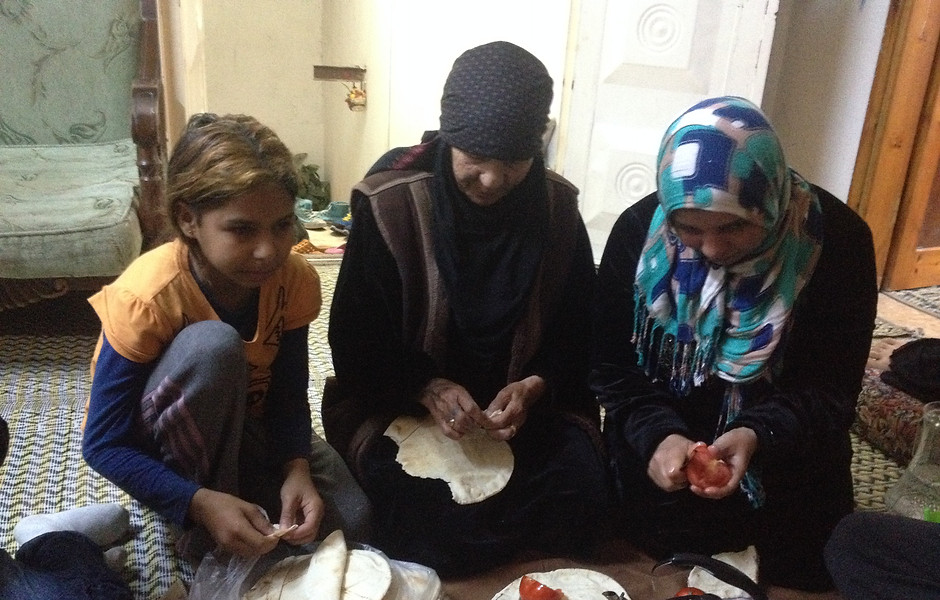 Samen eten Mafraq.JPG
