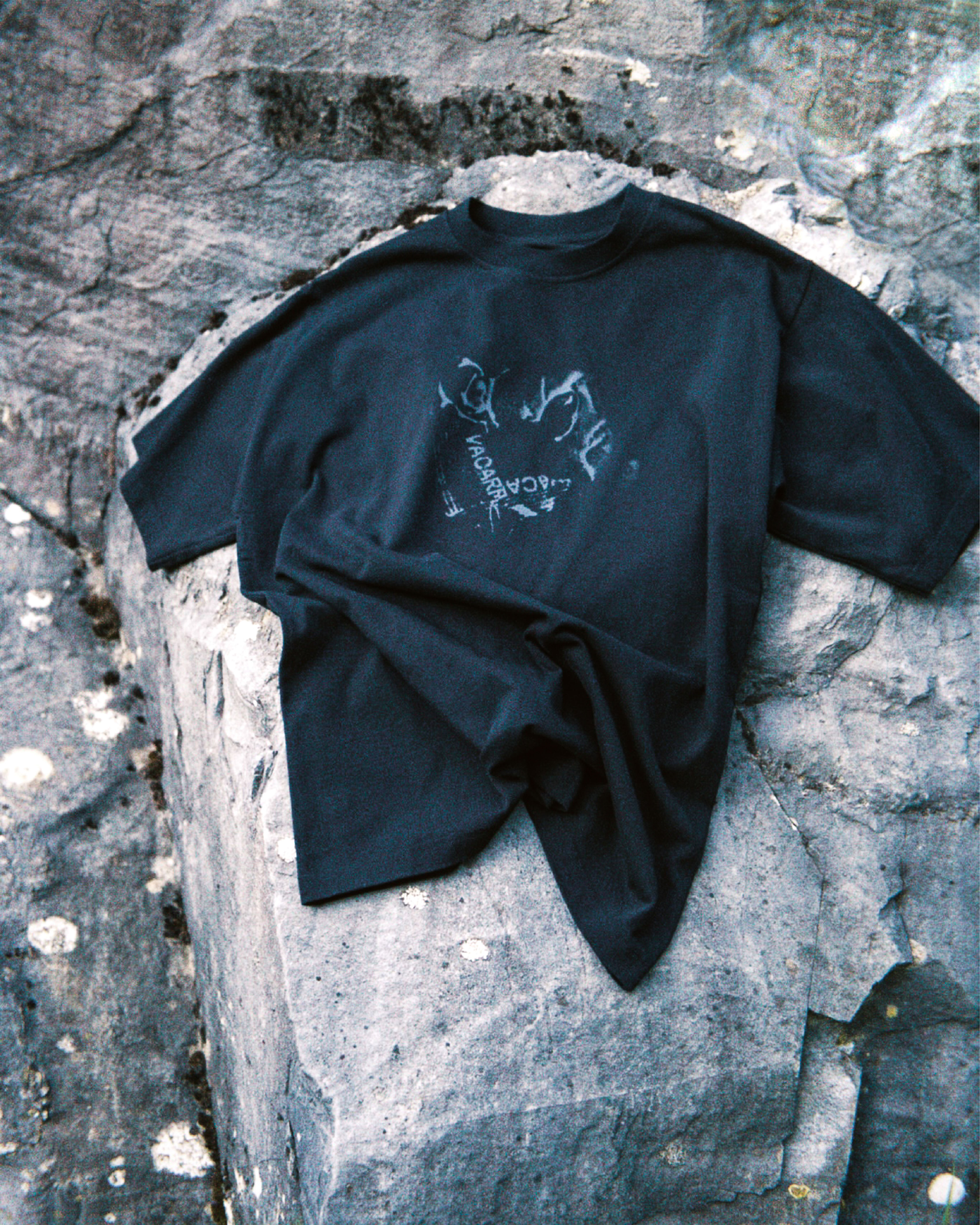 DIRTY SOCKS TEE - BLACK