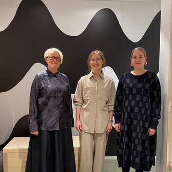 front_luova-johtaja-forum-creative-leaders-forum-hdw-2022-virpi-haavisto-minna-kemell-kuvonen-sanna-kaisa-niikko-marimekko