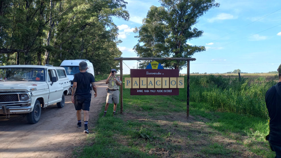 Custom Signage Design – Town Entrance