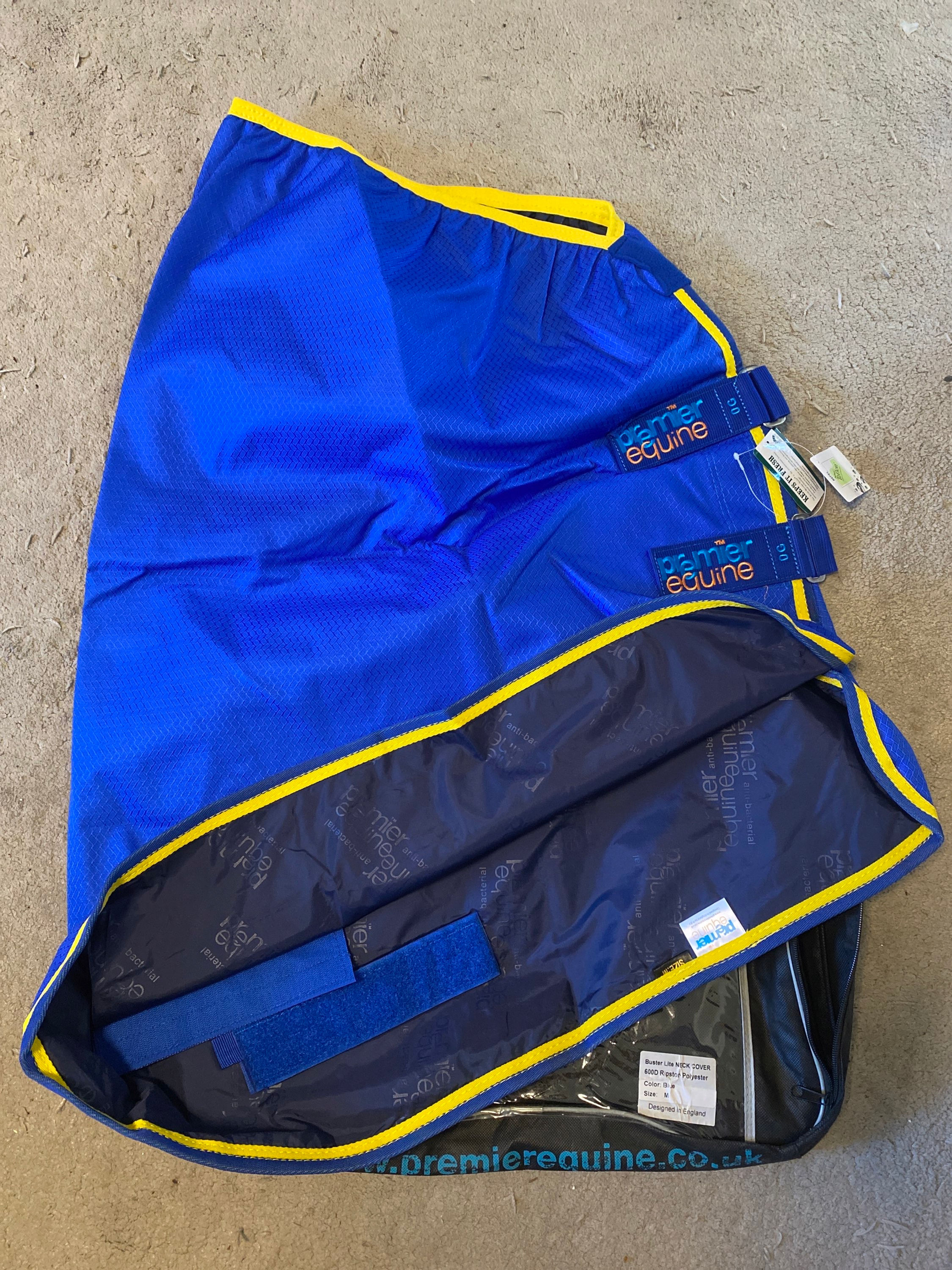 NEW Medium Premier Equine Buster 0g Turnout Neck