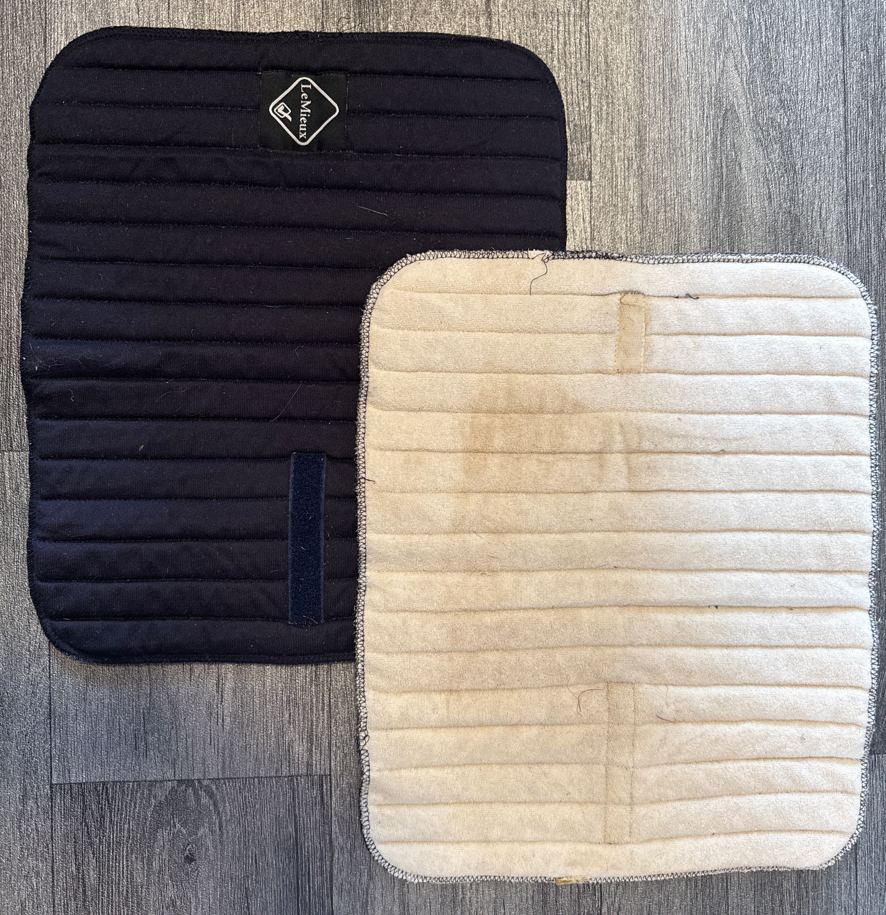 Medium LeMieux Memory Bandage Pads Pair