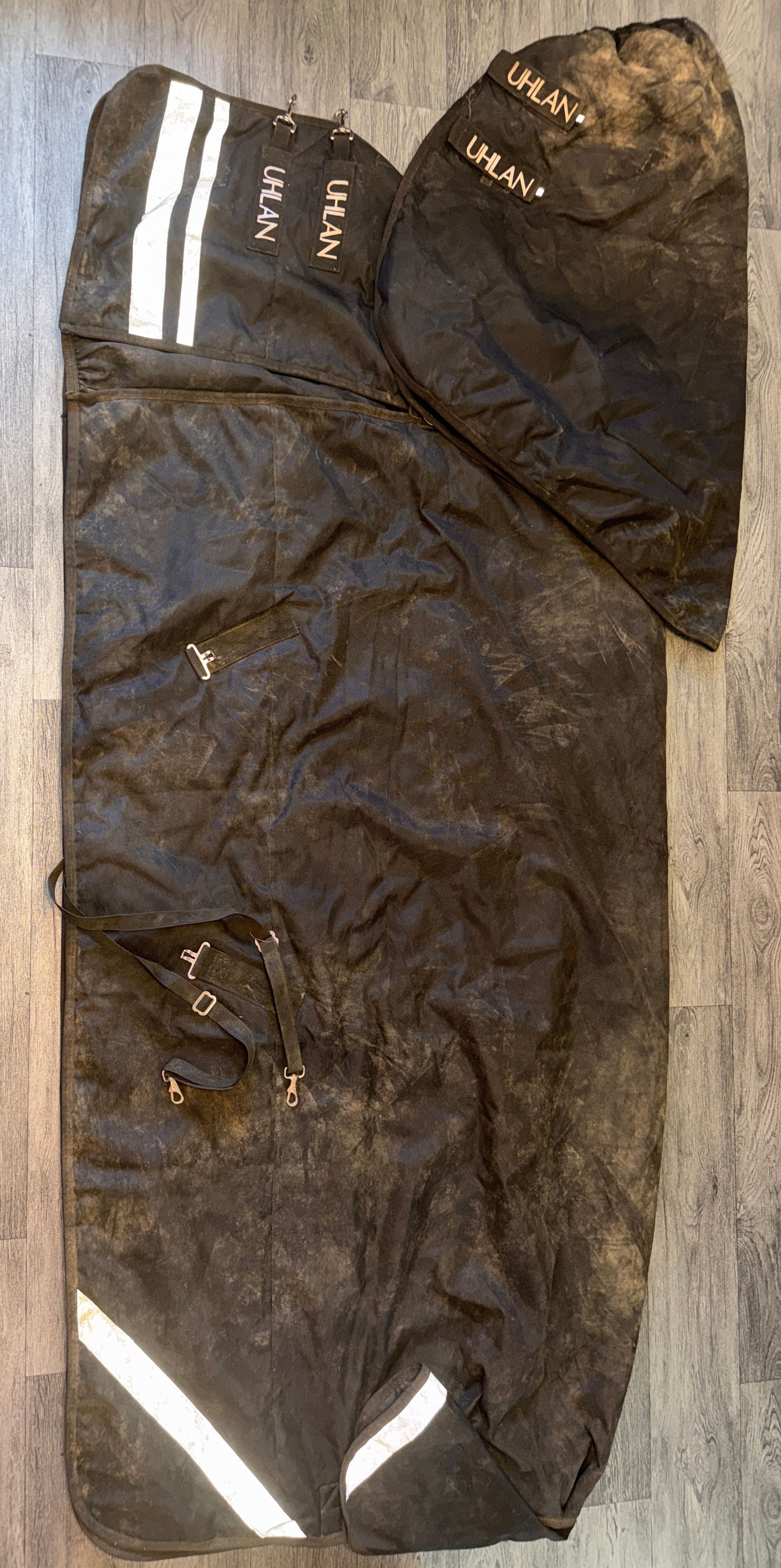 7’3 Uhlan 50g Detachable Neck Turnout Rug